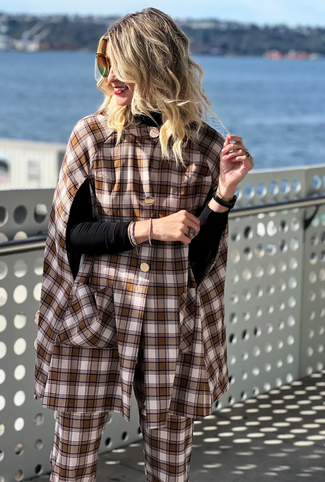 Mama Cape - Brown Plaid