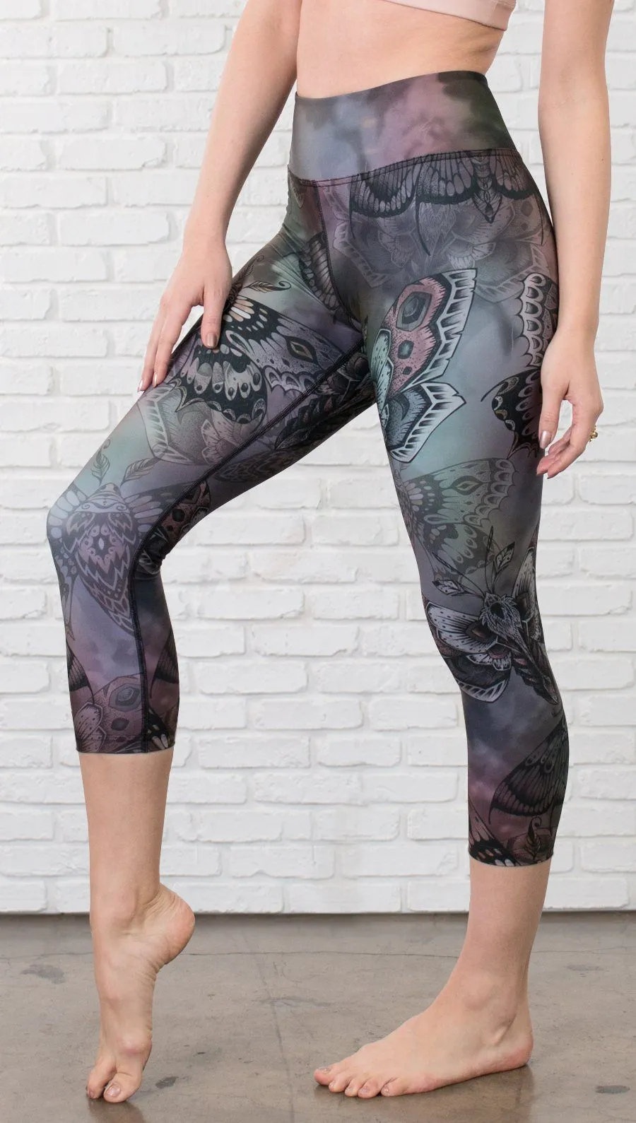 Moths - Triathlon Capri Leggings