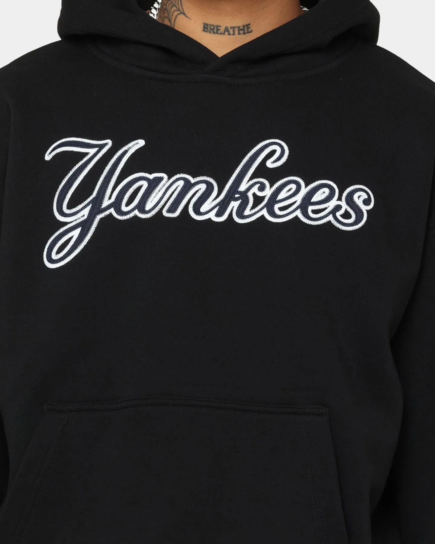 New Era New York Yankees Lockstitch Script Hoodie Black