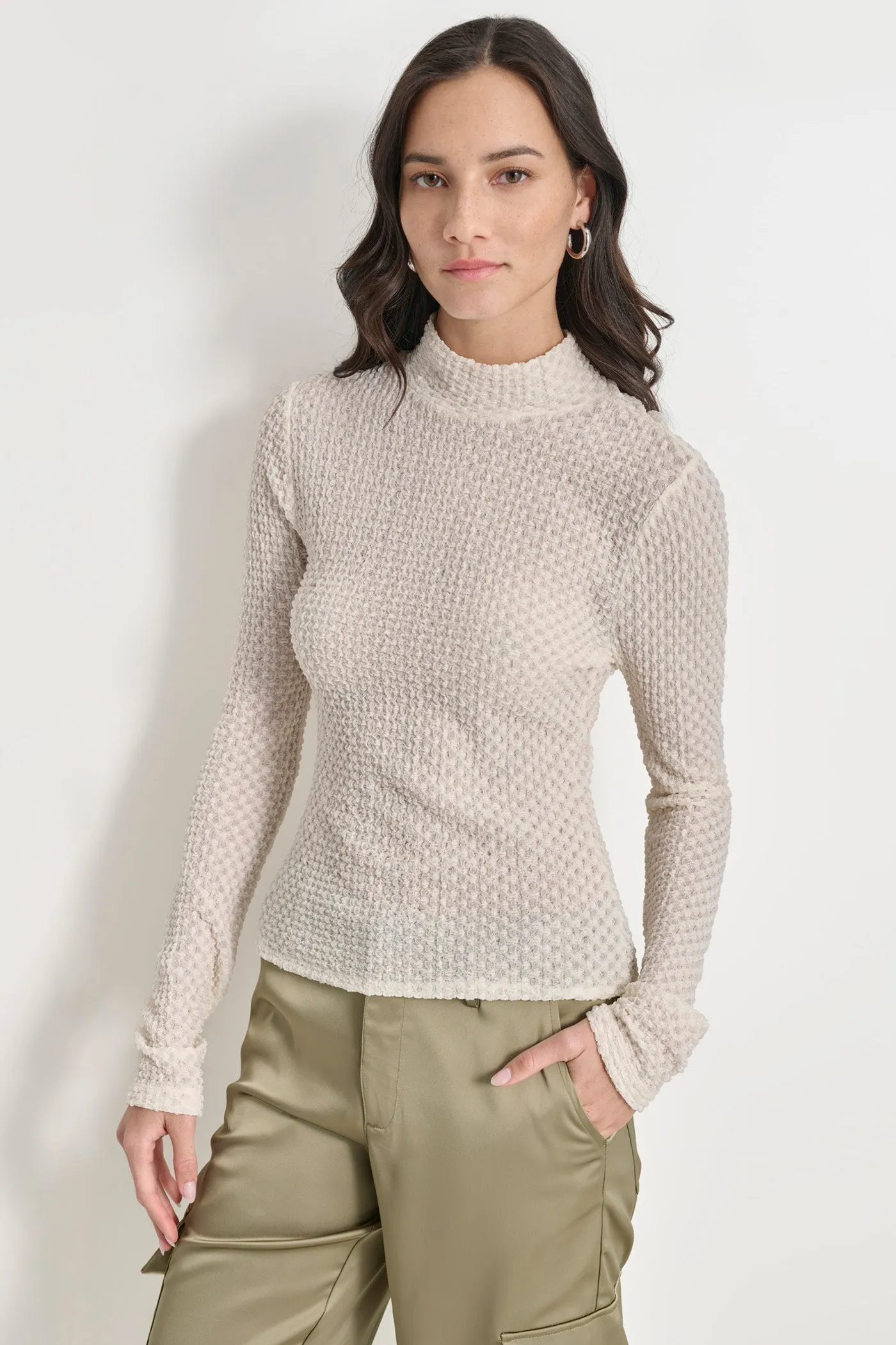 PEBBLE LACE TURTLENECK