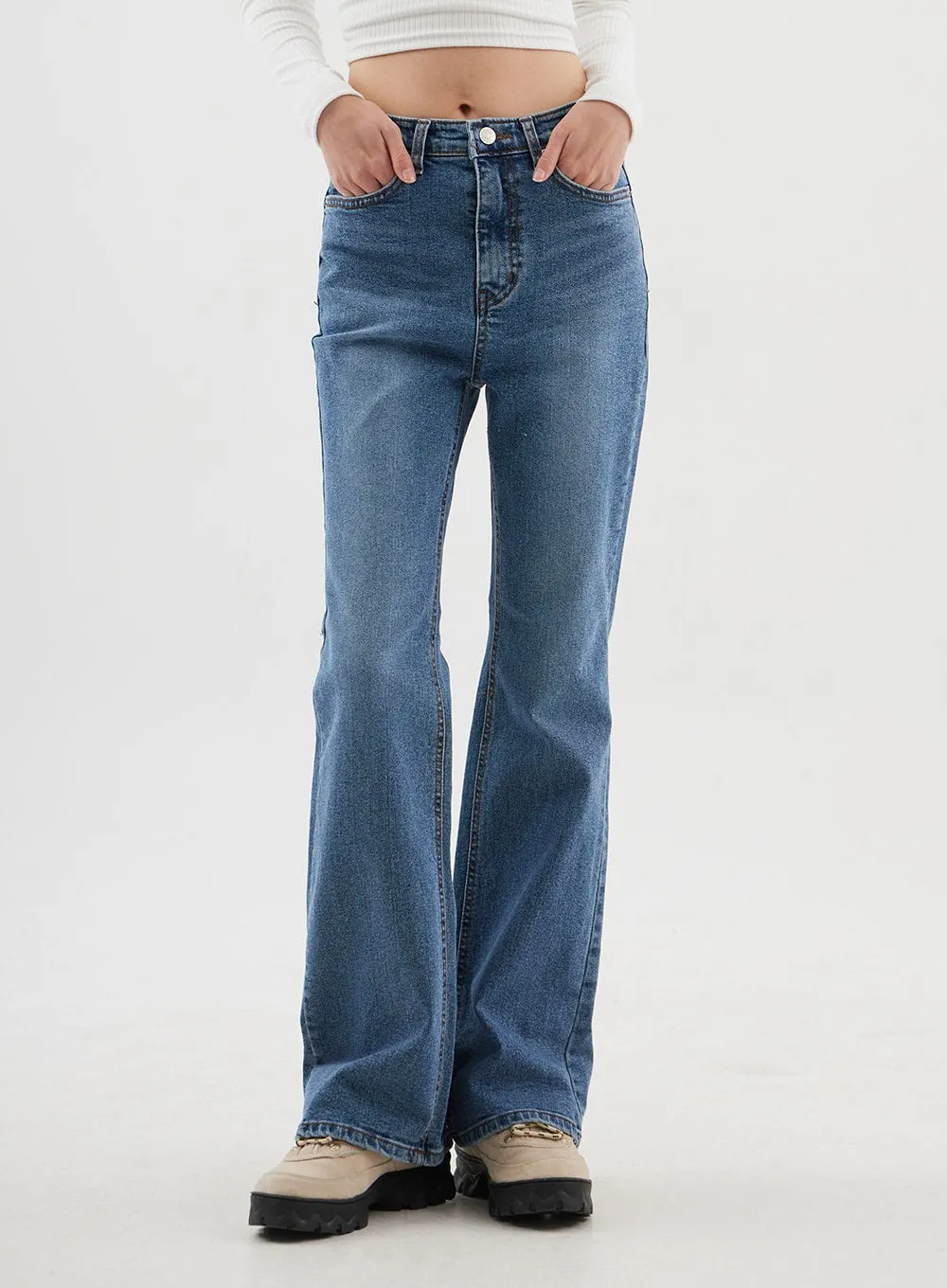 Slim Fit Bootcut Jeans CJ311