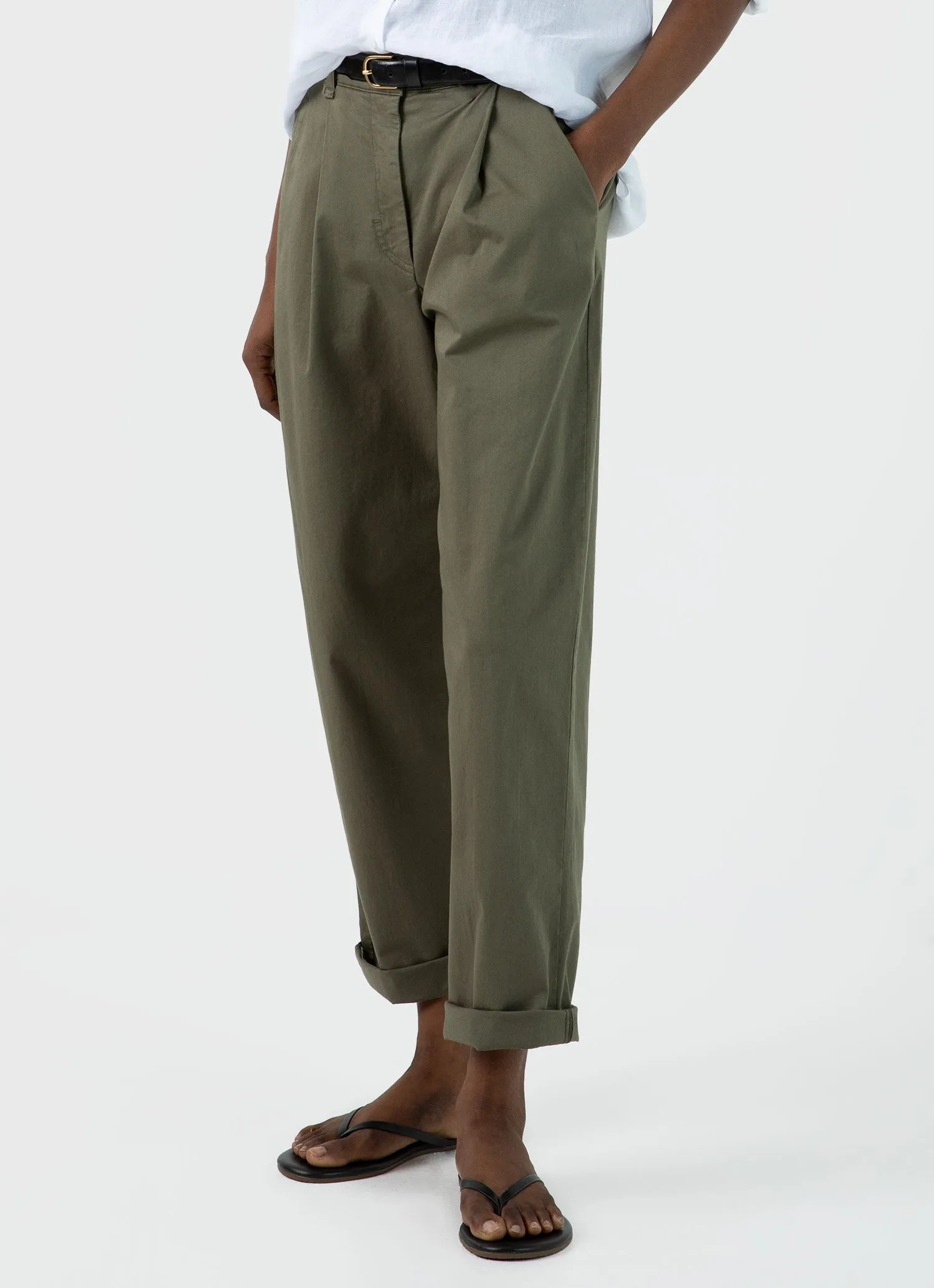 Women's Pleated Chino in Pale Khaki